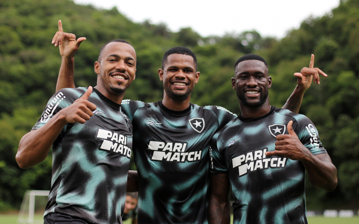 Marlon, Junior Santos e Bastos