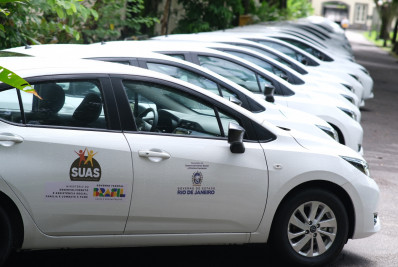 Governo do Estado entrega veículo para atendimento da Secretaria de Desenvolvimento Social de Nilópolis