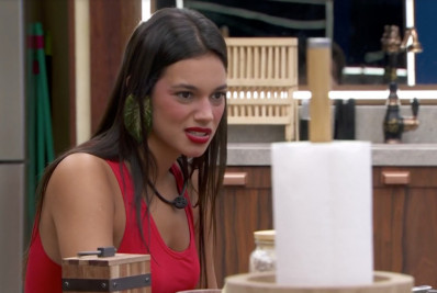 Alane fala sobre semelhança com Bruna Marquezine: 'Acho muito fofo'