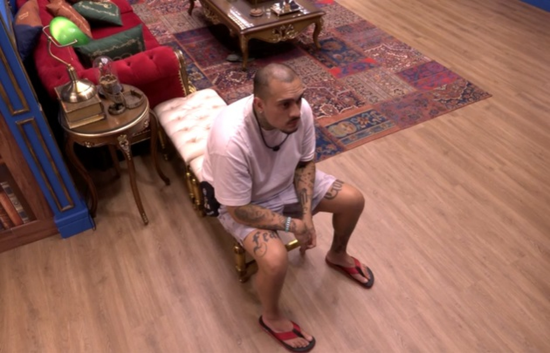 MC Bin Laden encara botão de resistência do 'BBB 24' - Reprodução de vídeo / TV Globo