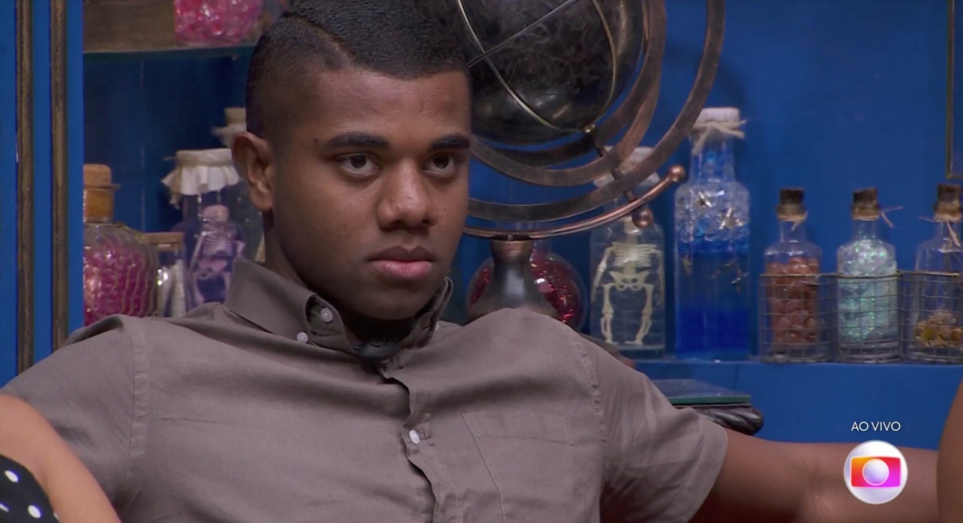 Tadeu Schmidt manda recado para brothers após briga entre Davi e MC Bin Laden - Reprodução