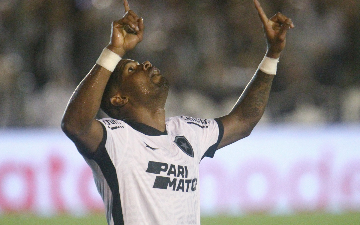 J&uacute;nior Santos brilhou em mais um jogo do Botafogo
