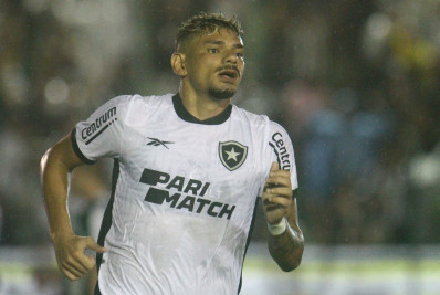 Morre José Nilton, pai do atacante Tiquinho Soares, do Botafogo