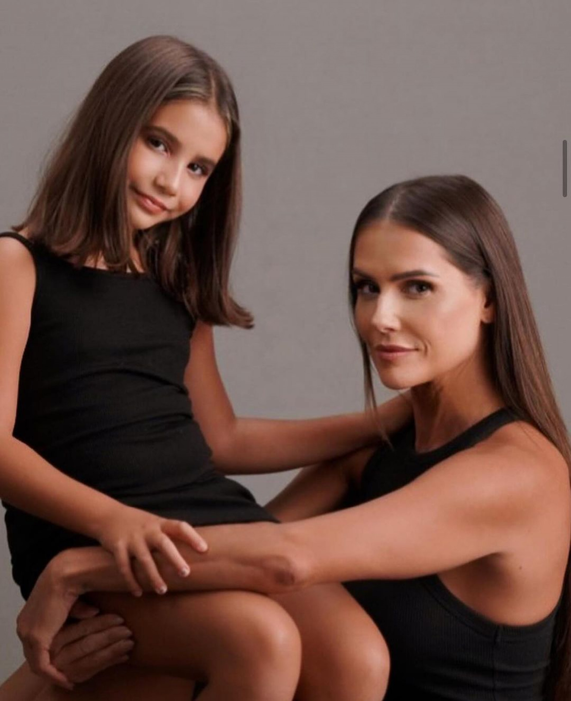 Deborah Secco posta cliques ao lado da filha, Maria Flor - Reprodução