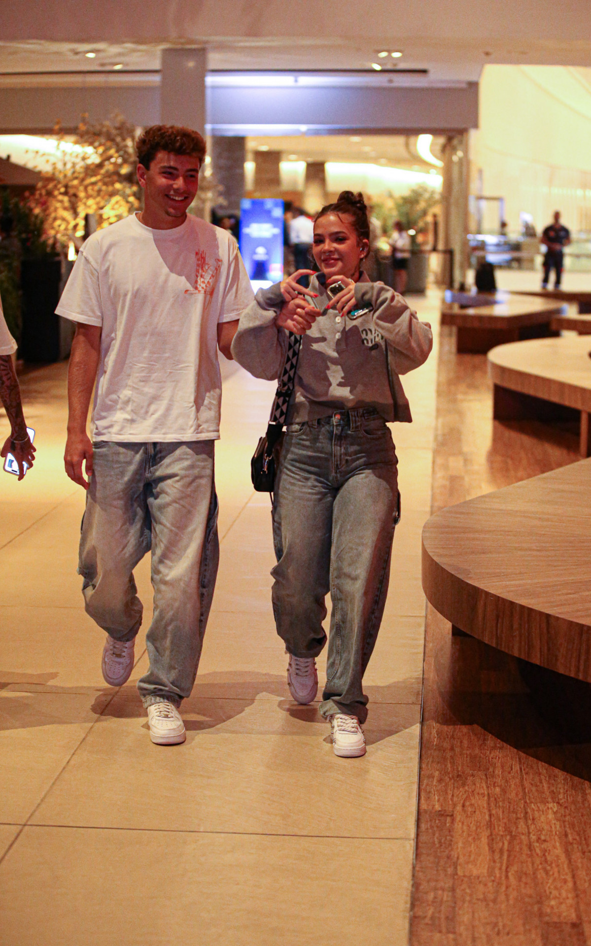 Mel Maia com o namorado