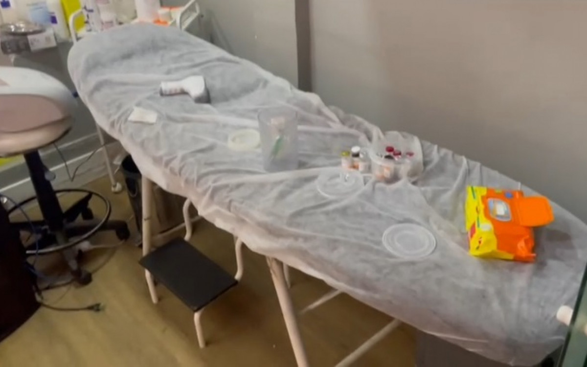 Silmara Mello da Silva aplicava produtos injetáveis e invasivos nas clientes, como vitaminas, anestésicos e enzimas