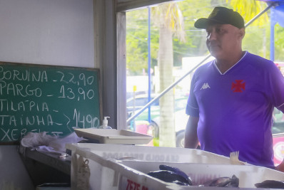Caminhão do Peixe levou 300 kg de pescado para Itaipuaçu nesta quinta-feira
