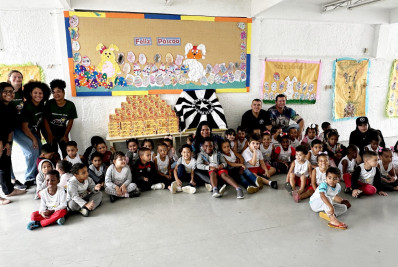 Botafogo Samba Clube promove distribuição de chocolates para crianças em creche