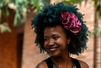 França quer proibir a 'discriminação capilar'