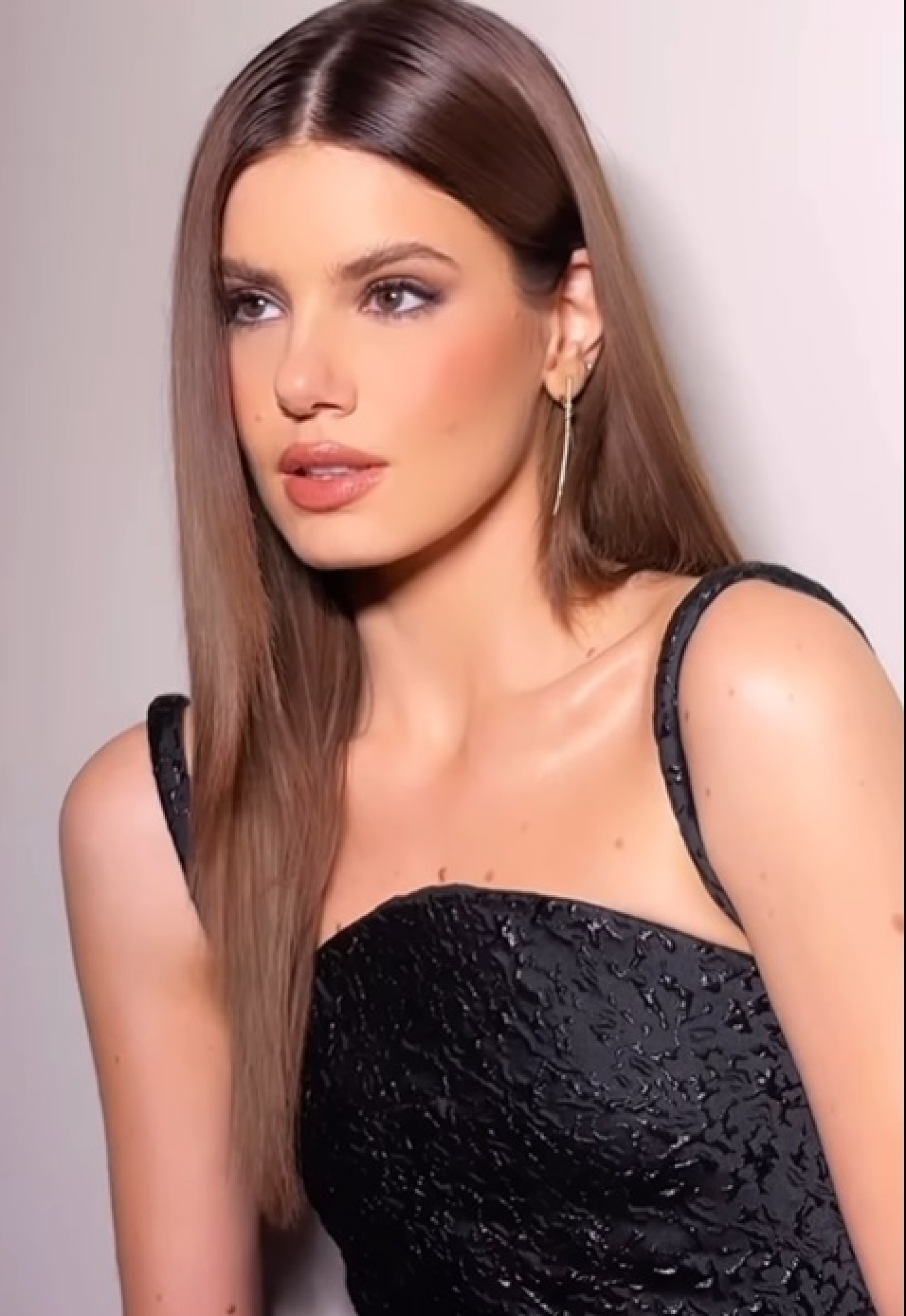 Camila Queiroz exibe o novo visual na web - Reprodução do Instagram