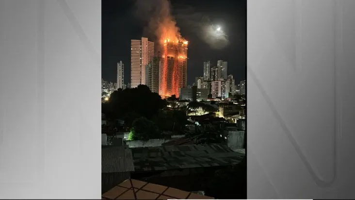 Incêndio de grande proporção atinge prédio em construção no Recife