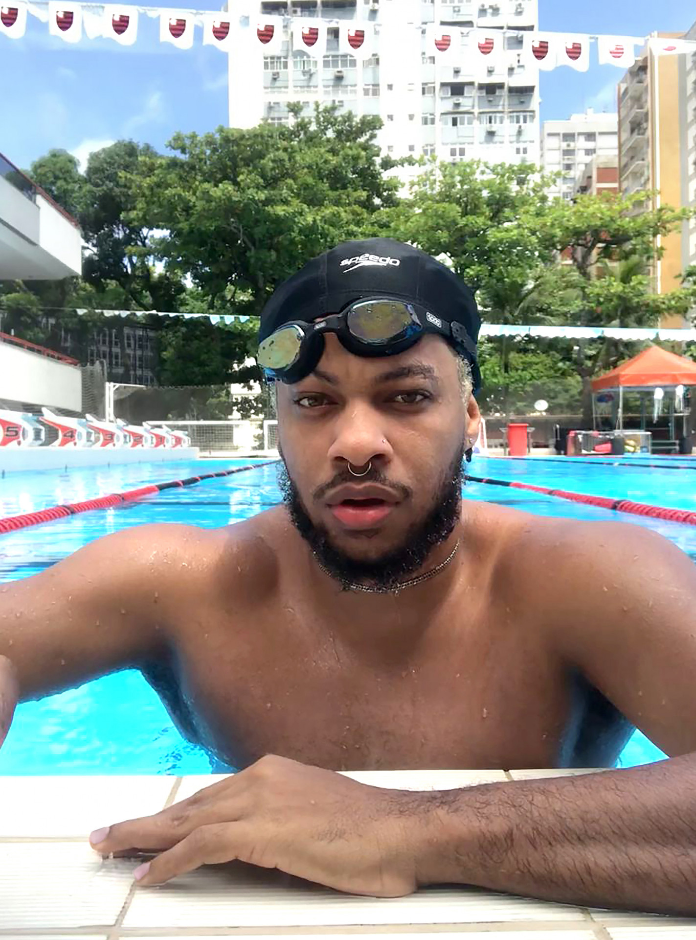 O carioca Maxwell Alexandre na piscina do Clube de Regatas do Flamengo
