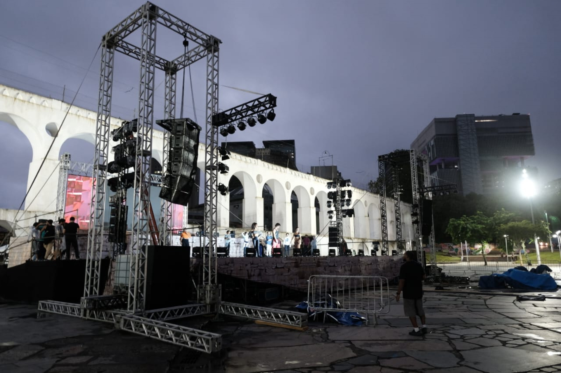 As preparações feitas para o Auto da Paixão de Cristo, nesta quinta-feira (28) - Pedro Ivo / Agência O Dia