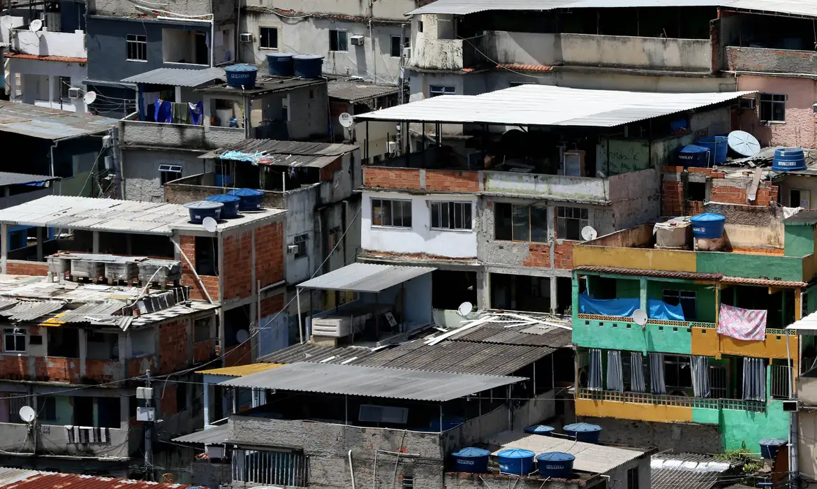 Favela-Bairro, 30 anos: legado do programa desaparece aos poucos 