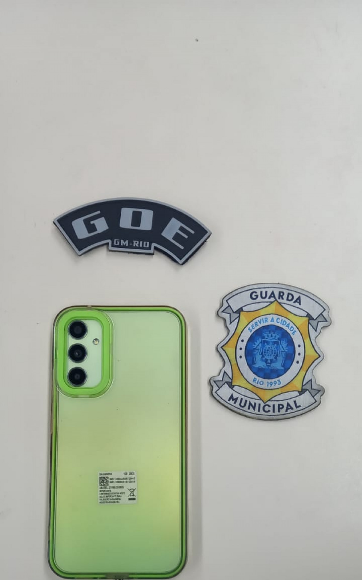 Celular foi encontrado escondido em um banco do ônibus