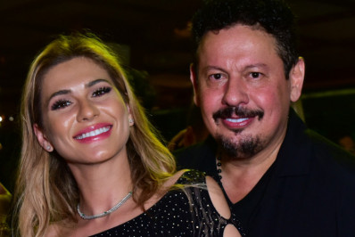 Lívia Andrade faz rara aparição com o namorado, Marcos Araújo