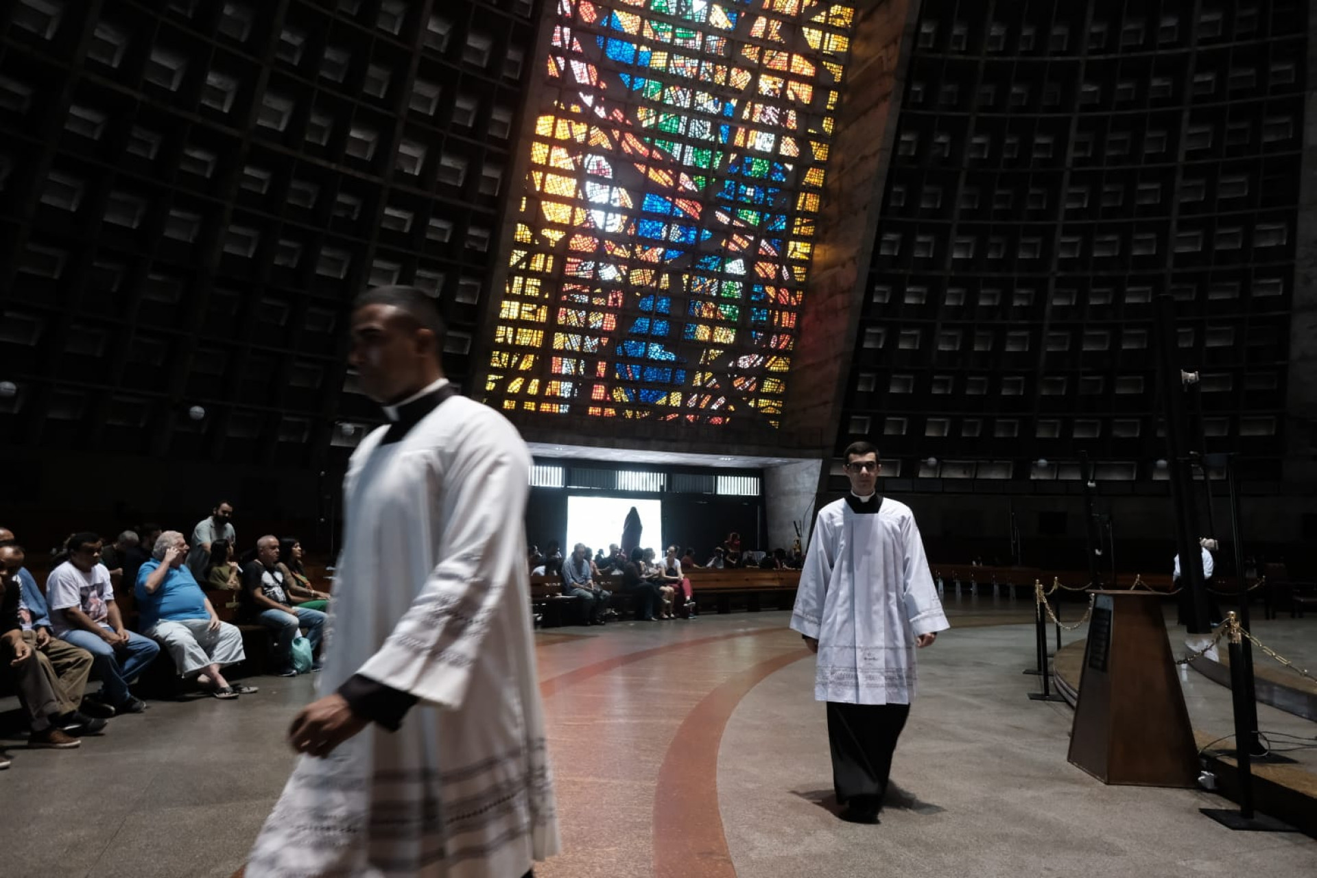 Ação Litúrgica marca comemoração da Sexta-feira Santa na Catedral Metropolitana de São Sebastião do Rio  - Pedro Ivo / Agência O Dia