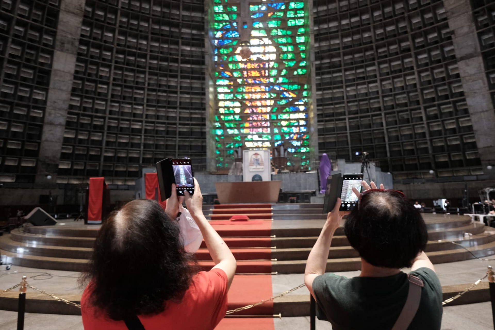 Ação Litúrgica marca comemoração da Sexta-feira Santa na Catedral Metropolitana de São Sebastião do Rio  - Pedro Ivo / Agência O Dia