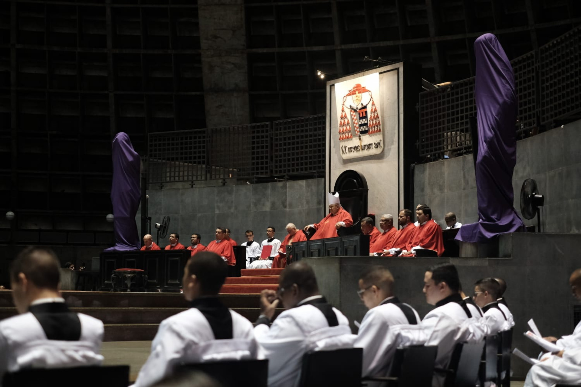 Ação Litúrgica marca comemoração da Sexta-feira Santa na Catedral Metropolitana de São Sebastião do Rio  - Pedro Ivo / Agência O Dia