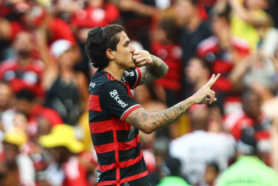 Tite vê elenco suficiente, e Flamengo não buscará substituto para Pedro