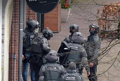 Sequestro em café dos Países Baixos termina com um detido