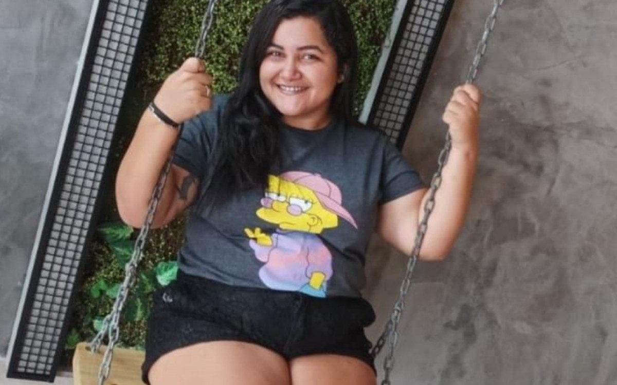 Emily Marques morreu após ser esfaqueada, na sexta-feira. O ex-companheiro foi preso, acusado do crime