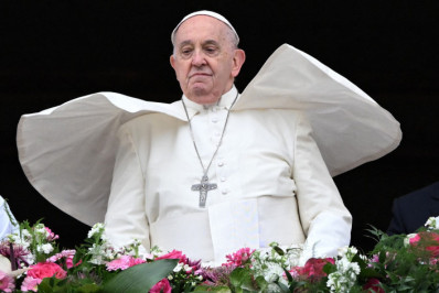 Papa Francisco faz apelo contra a 'lógica das armas' na mensagem de Páscoa