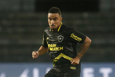 Ex-lateral detona venda de jogadores do Botafogo: 'Não entra na minha cabeça'