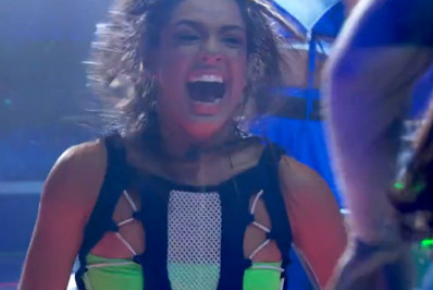 BBB 24: Beatriz se esbalda durante show do 'É o Tchan' e Carla Perez reage: 'Arrasou'