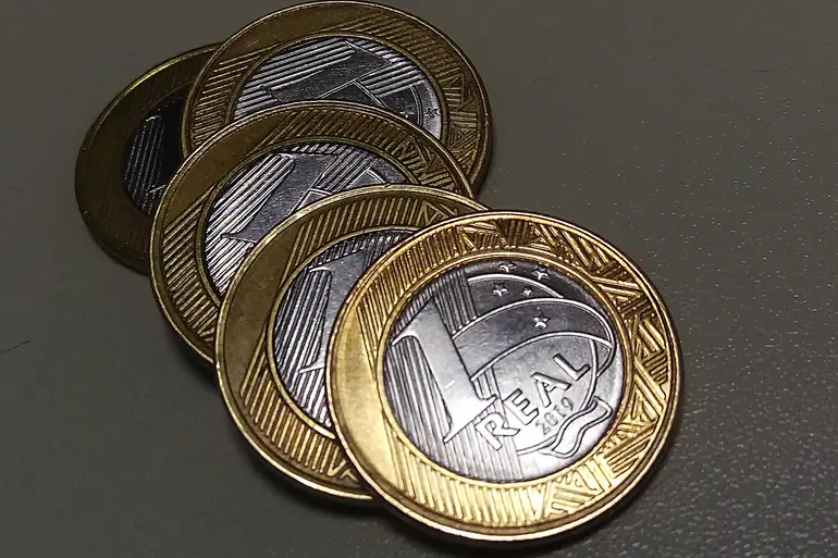 Veja como identificar moeda de R$ 1 que pode valer até R$ 8 mil