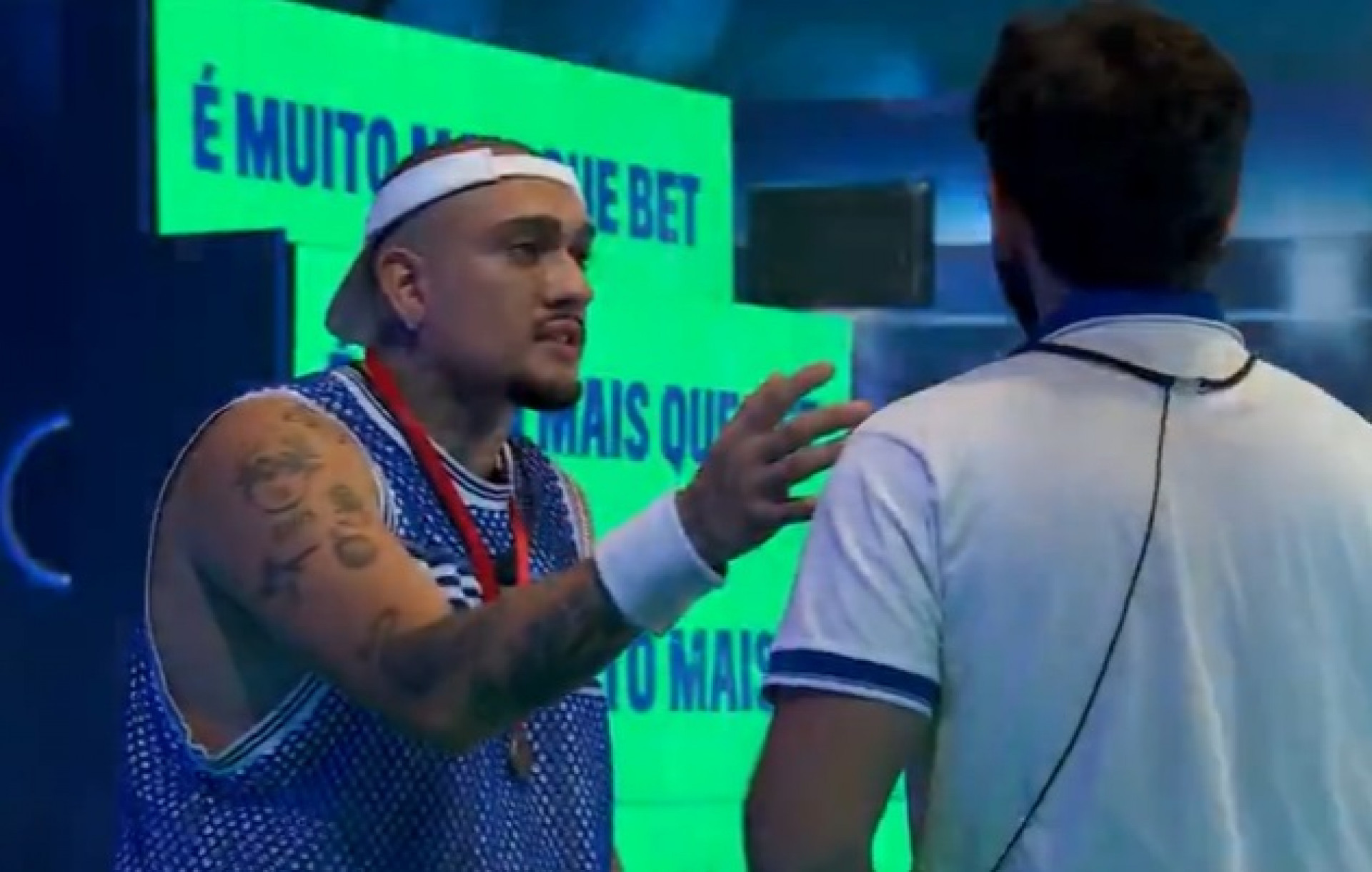 MC Bin Laden e Matteus selam a paz - Reprodução de vídeo / TV Globo