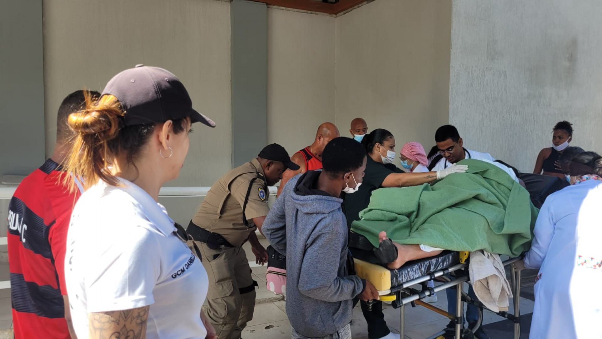 As novas mãe e filha aguardam transferência para uma maternidade - Divulgação / Prefeitura de Niterói