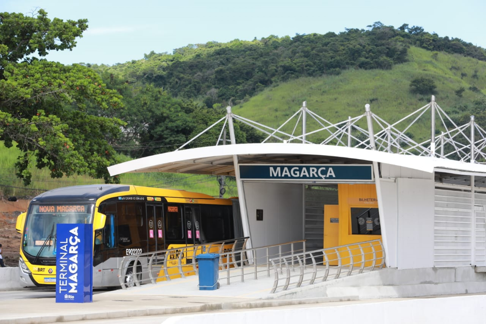 Este é um dos quatro terminais que estão sendo construídos no corredor Transoeste - Divulgação / Prefeitura do Rio