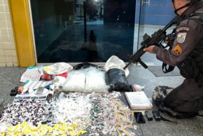 Homem é preso após operação da PM contra tráfico de drogas em Araruama