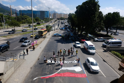 Protesto de ambulantes ocupa a Avenida Presidente Vargas