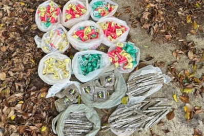 Cinco acusados de tráfico de drogas são presos no Morro dos Milagres, em São Pedro da Aldeia