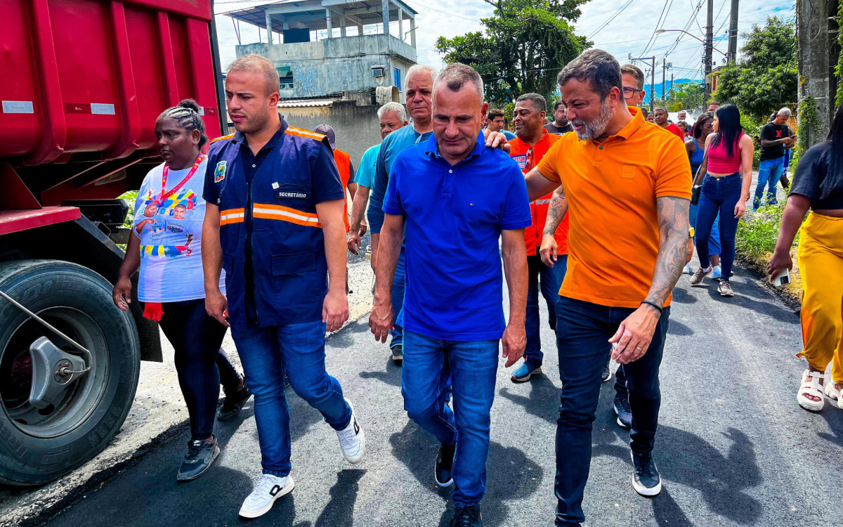 Secretário Matheus Carneiro, prefeito Waguinho e secretário Tuninho Medeiros vistoriaram as obras