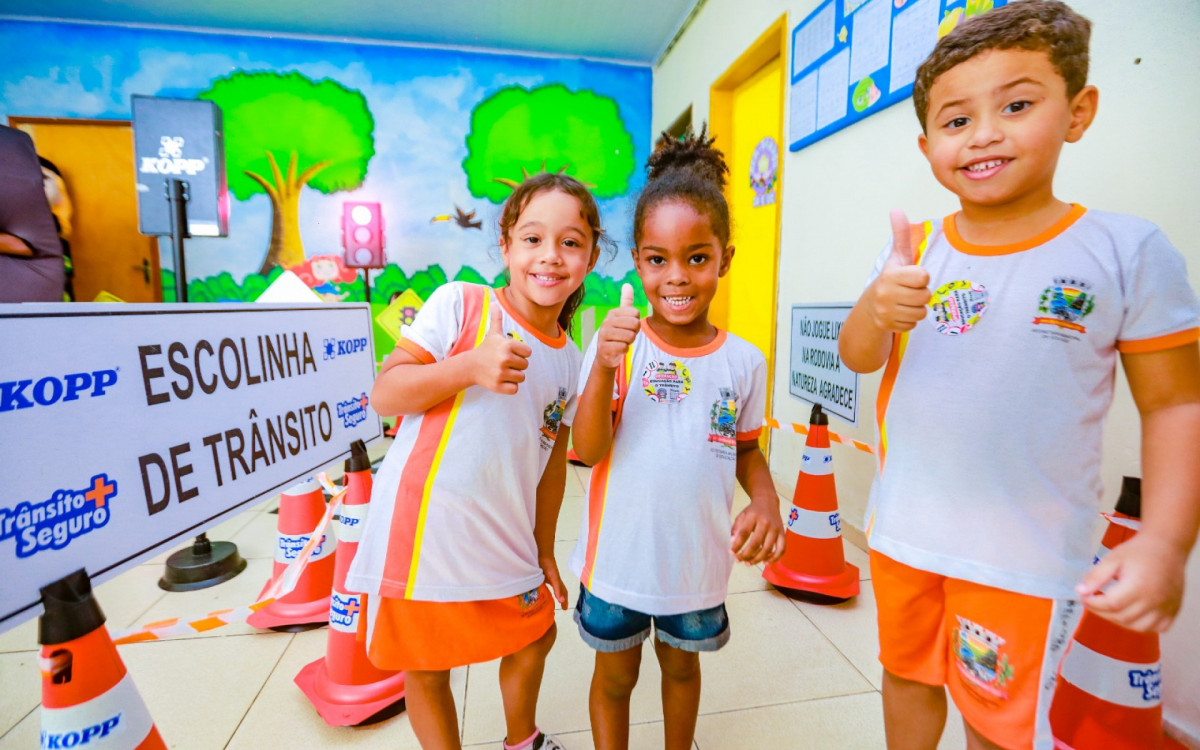 As crianças também levaram uma multa de trânsito simbólica, em que puderam levar pra casa e ajudar na conscientização dos pais e familiares