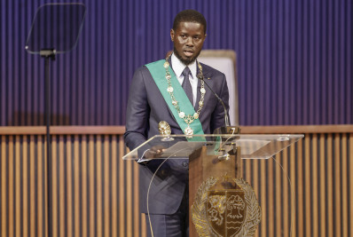 Bassirou Faye toma posse como presidente do Senegal e promete 'mudança sistemática'