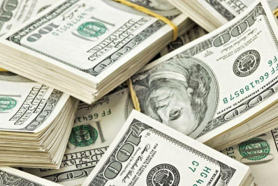 Dólar hesita e fica perto da estabilidade antes de CPI dos EUA