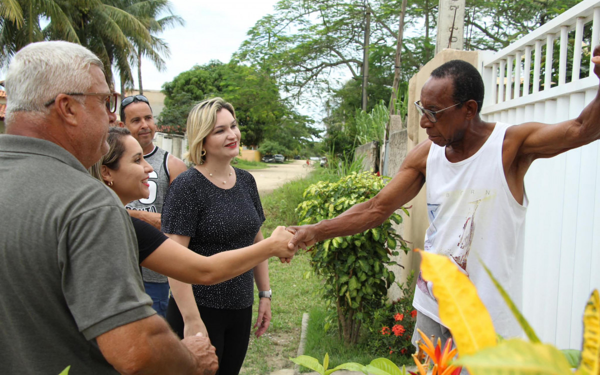 Anúncio das obras de calçamento da Rua Ficher, em Praia Seca
