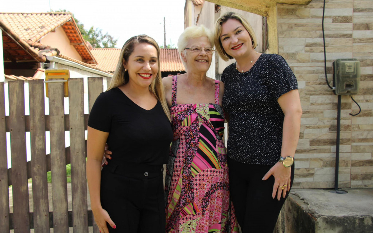 Anúncio das obras de calçamento da Rua Ficher, em Praia Seca