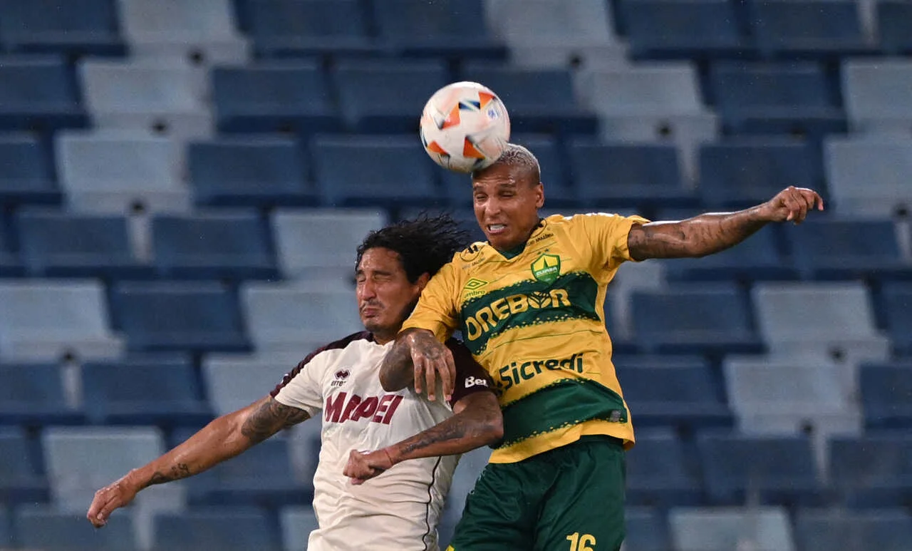 Cuiabá sai na frente, mas cede empate ao Lanús em estreia na Sul-Americana
