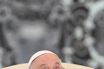 Papa Francisco presta homenagem a soldado ucraniano morto