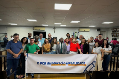 Professores municipais comemoram