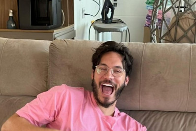 Eliezer explode o fofurômetro com fotos da filha na natação