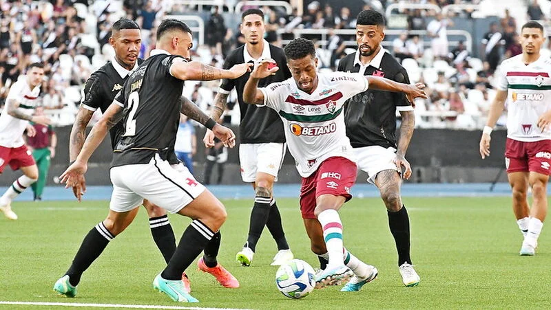 Athletico sonda Keno, mas Fluminense descarta saída do atacante