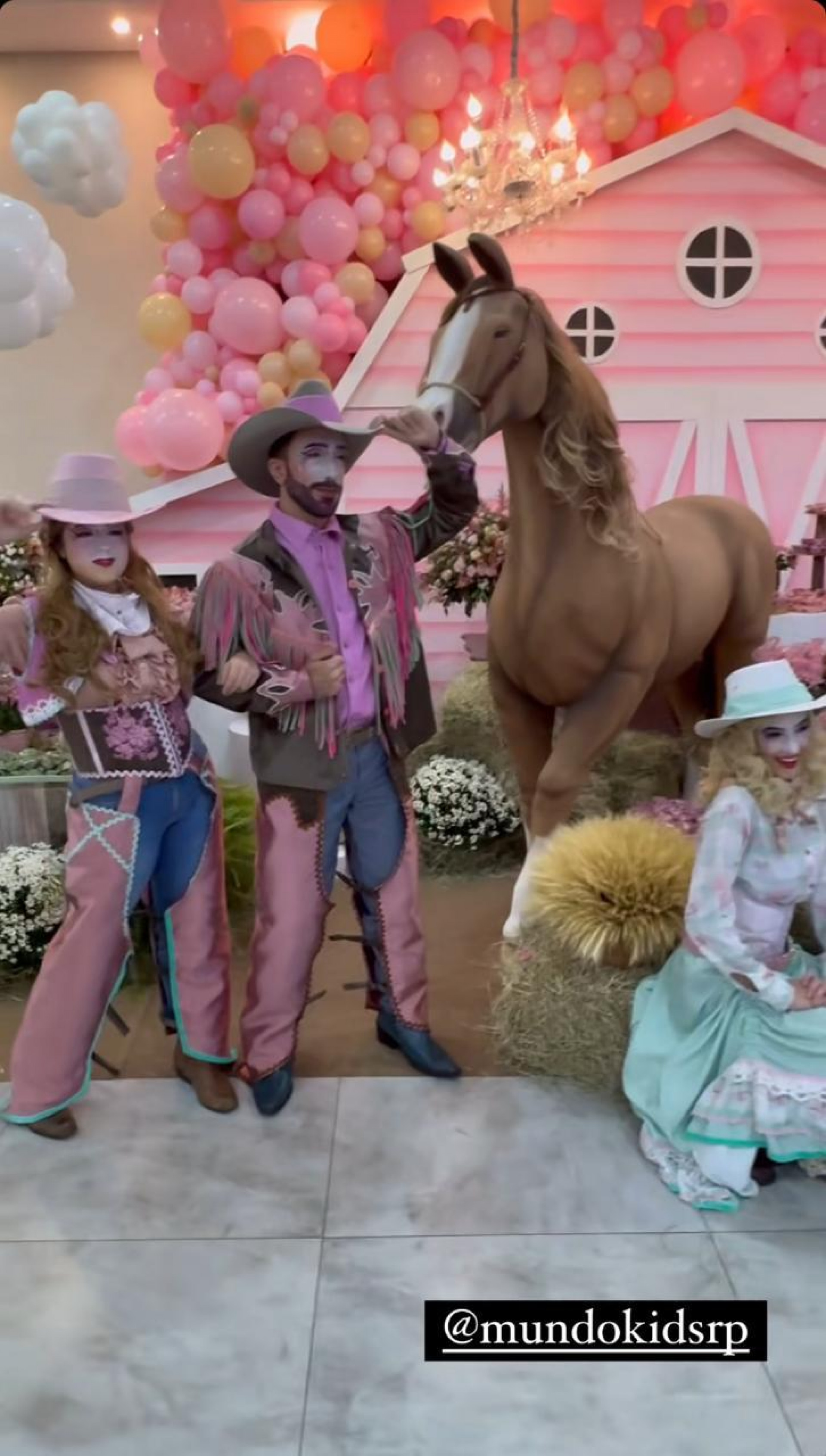 Bárbara Evans mostra detalhes do aniversário da filha - Reprodução/Instagram