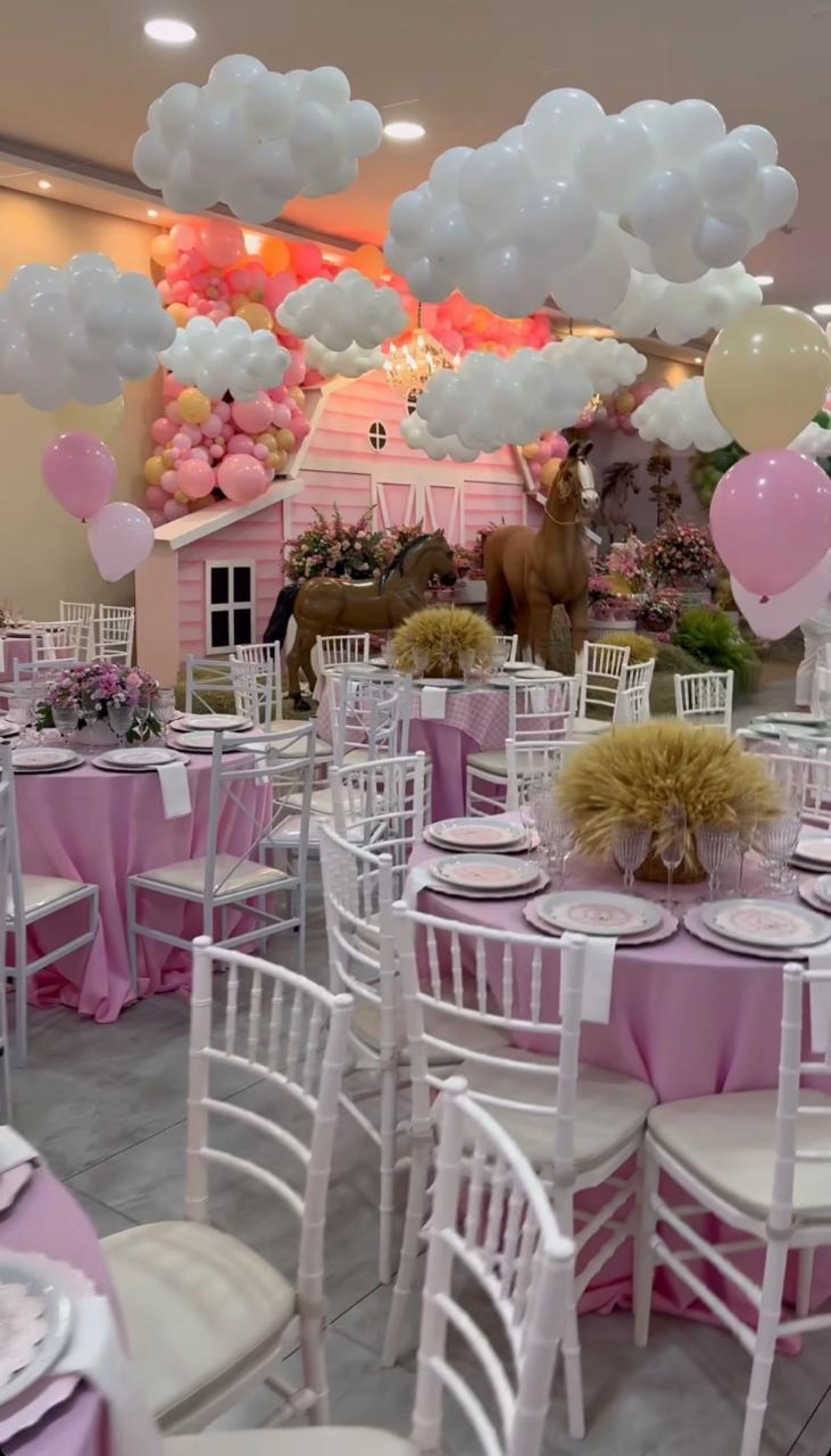 Bárbara Evans mostra detalhes do aniversário da filha - Reprodução/Instagram