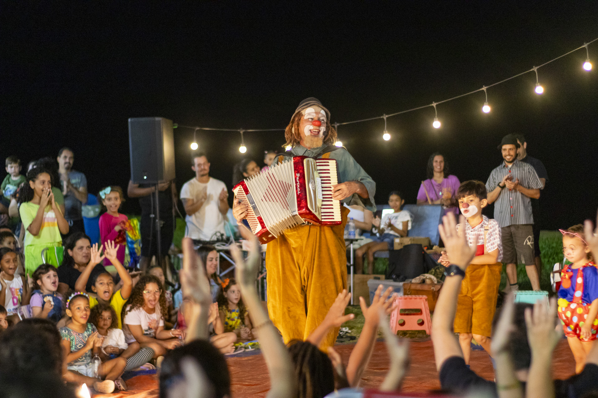 Última apresentação de "Circo de Verão", da Cia Chirulico, acontecerá nesta sexta, na Praia Campista - Foto: Divulgação